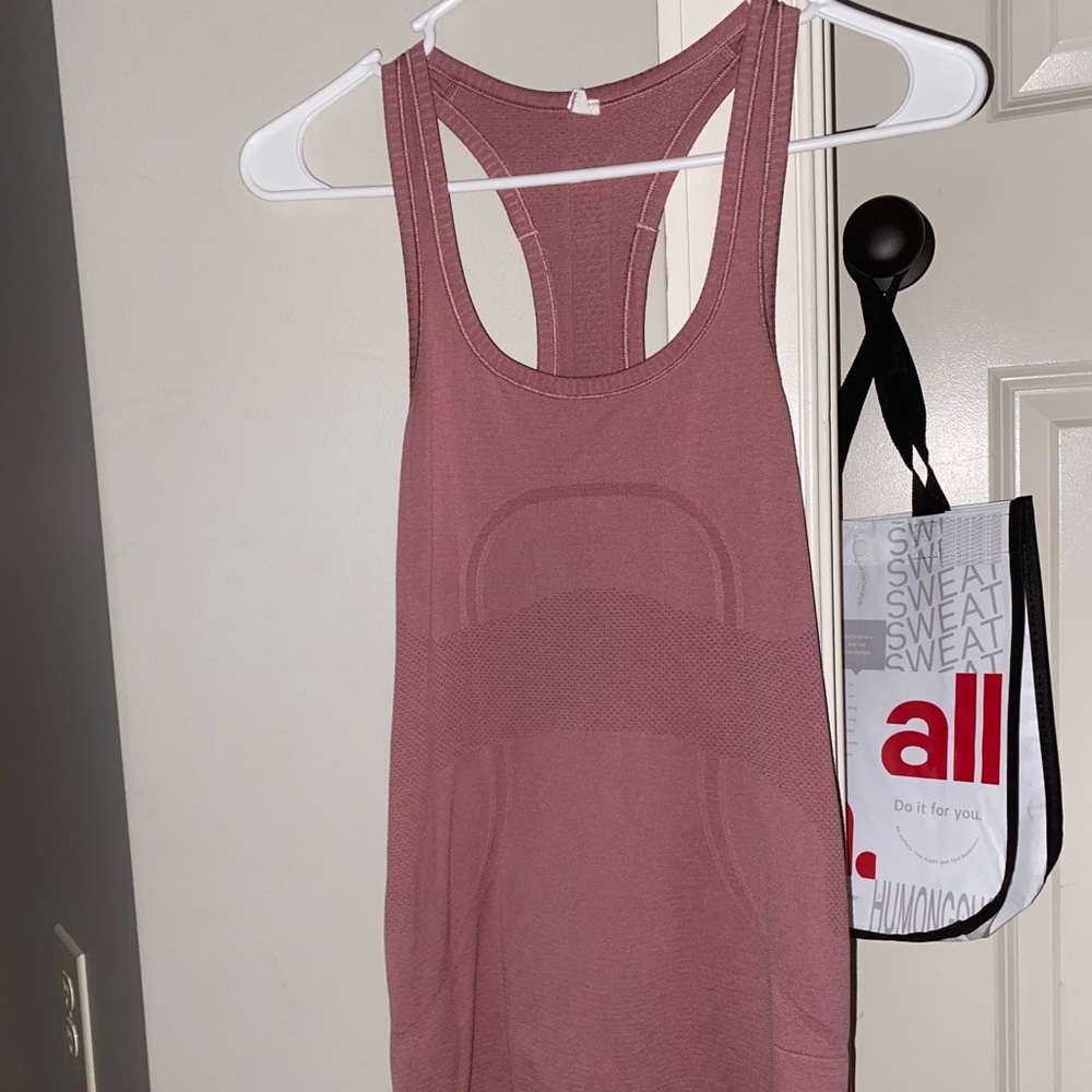 Lululemon tank